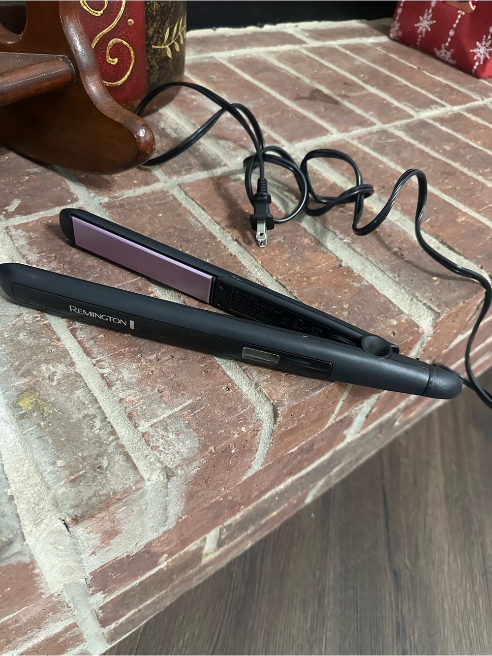 Remington Black Flat Iron with Pink Ceramic Plates